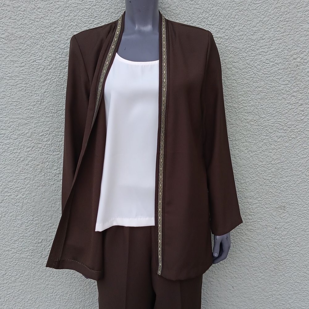 Studio C Women's Brown 2 pc Pant Suit W/Ebroidered Gold Trim